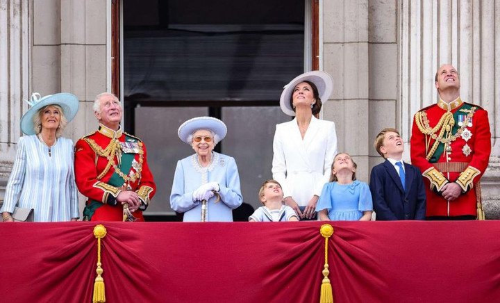 Sự nghiệp của Nữ hoàng Elizabeth II và những con số kỷ lục - 14
