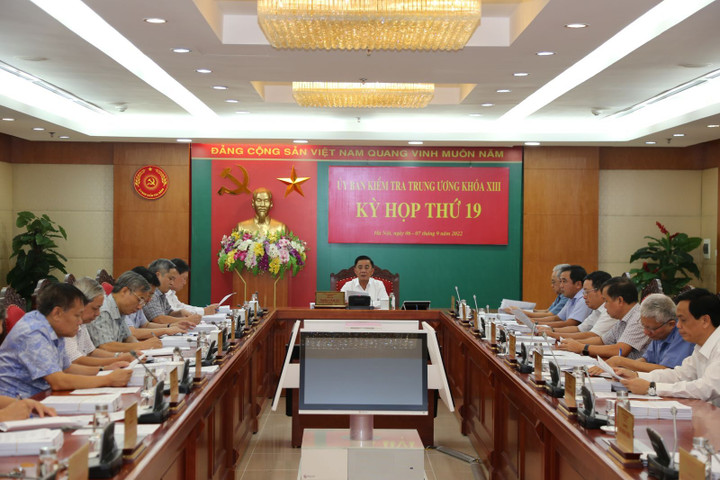 Thông cáo báo chí Kỳ họp thứ 19 của Ủy ban Kiểm tra Trung ương - 1