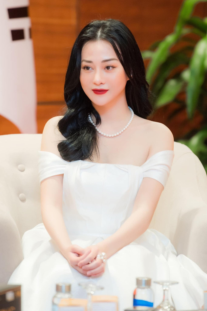 Phương Oanh gây bão mạng khi lại lên tiếng chuyện tình cảm với Shark Bình - 1