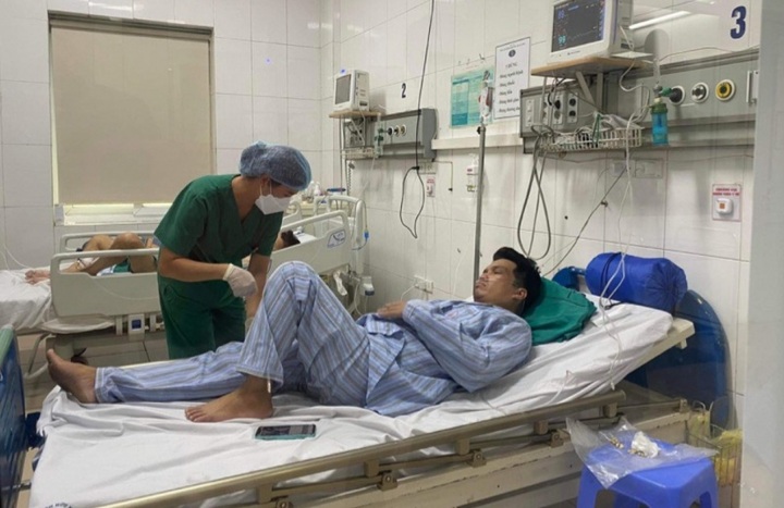 Người bệnh sốt xuất huyết có nên truyền dịch tại nhà? - 1