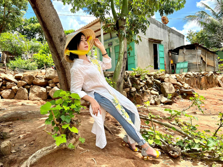 Sao Việt 11/9: Diva Thanh Lam trẻ đẹp rạng rỡ bên cháu gái - 2