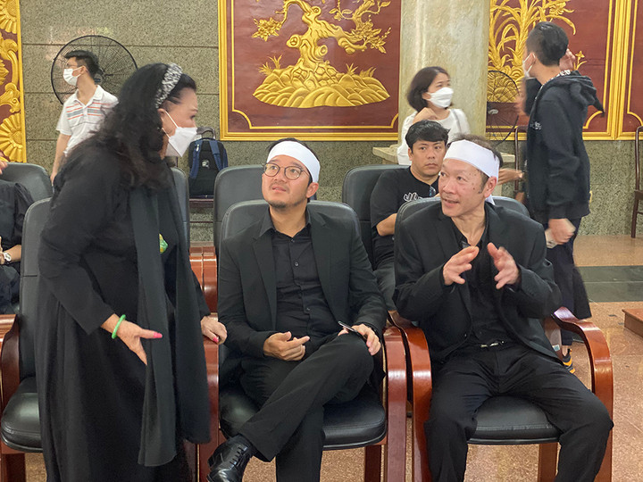 Con trai Thẩm Thuý Hằng tiết lộ lý do bà không ra nước ngoài sống cùng con cháu - 1