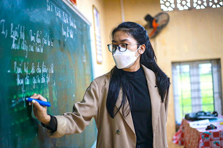 Thiếu gần 9.000 giáo viên tiếng Anh, Tin học, các địa phương xoay sở thế nào? - 1