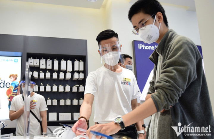 Cuồng iPhone, người Việt vung hàng tỷ USD để được sở hữu - 2