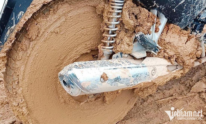 Xúc động hình ảnh đường đến trường của các thầy giáo vùng cao - 7