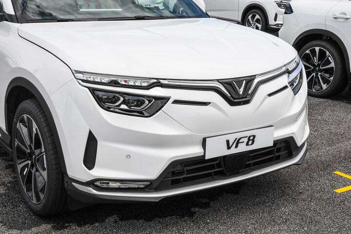 Cận cảnh VinFast VF 8 phiên bản thương mại - 11