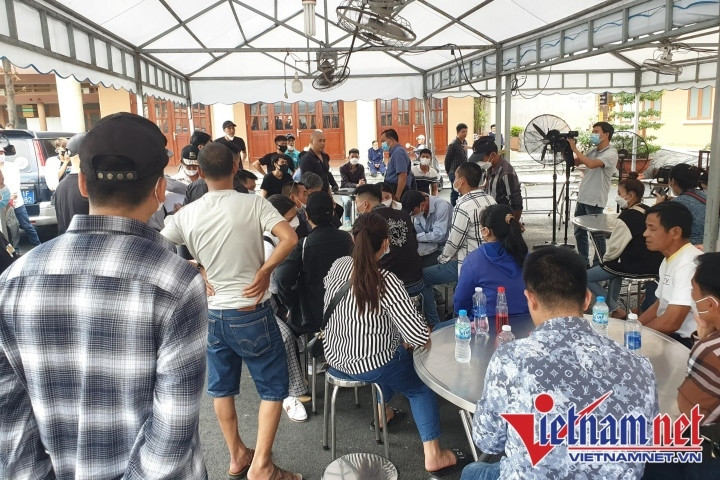 Bàn giao 9 thi thể nạn nhân trong vụ cháy quán karaoke ở Bình Dương - 2