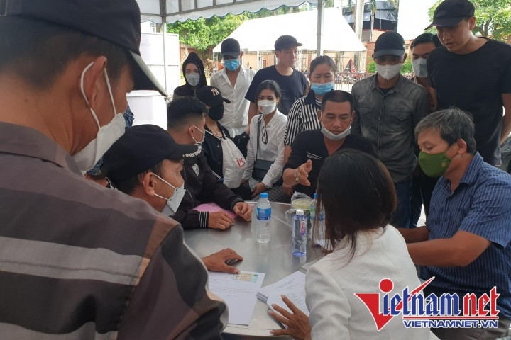 Bàn giao 9 thi thể nạn nhân trong vụ cháy quán karaoke ở Bình Dương - 3