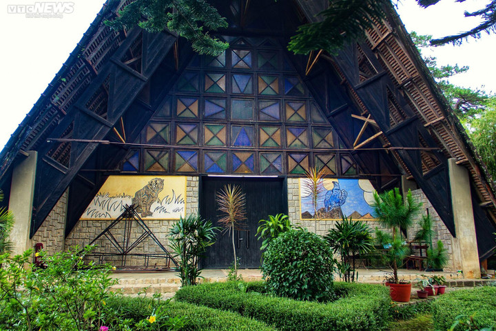 Ảnh: Khám phá nhà thờ gỗ mang kiến trúc nhà rông ở Đà Lạt - 4