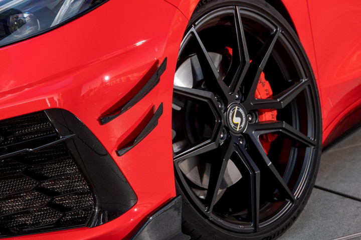 Chevrolet Corvette C8 mạnh mẽ hơn với gói độ của SlyStyle - 3