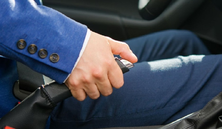 Những tính năng bị phàn nàn nhiều nhất trên ô tô hiện đại - 3