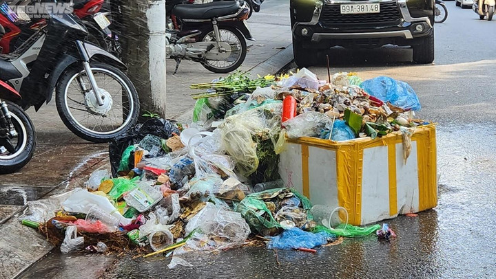 Công nhân vệ sinh môi trường bỏ việc, đường phố Bắc Ninh ngập rác thải - 6