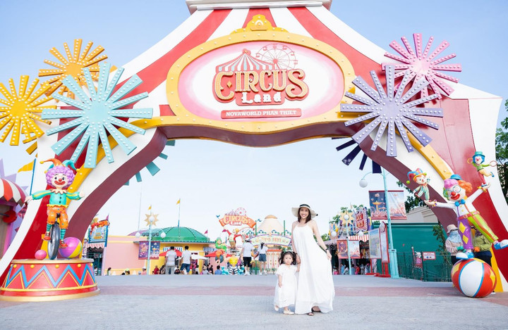 Ca sĩ Pha Lê đầu tư bất động sản ven biển làm 'của để dành' cho con - 1