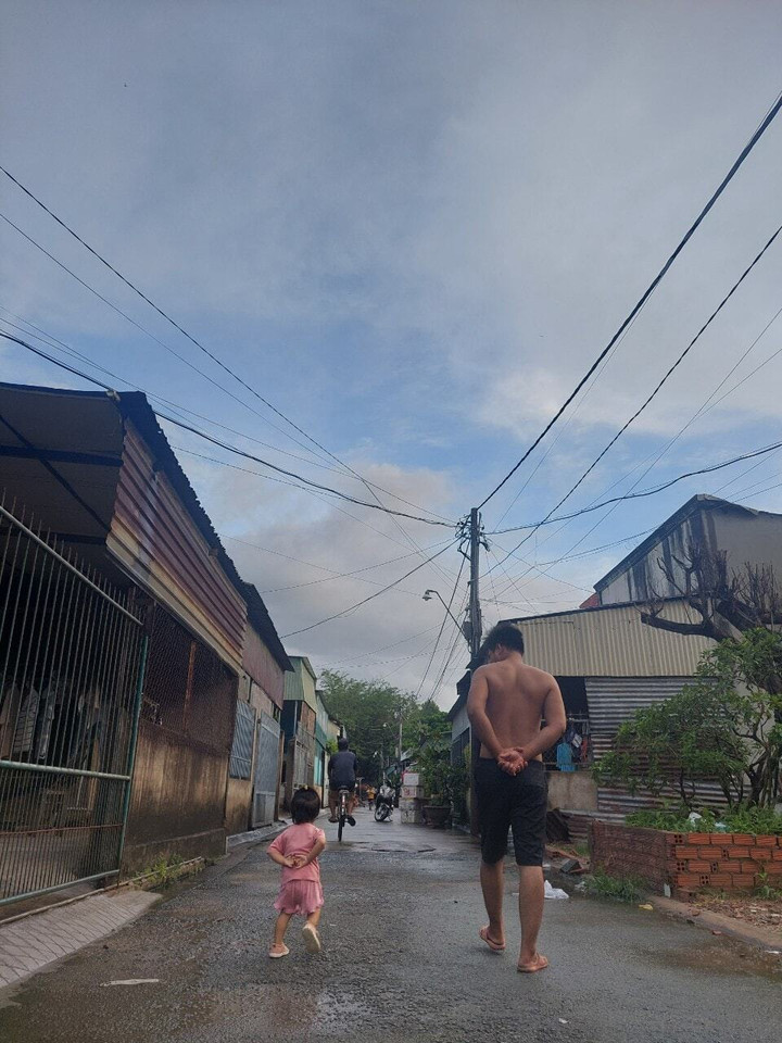 Những cặp bố con 'hổ phụ sinh hổ tử' giống nhau không lệch phát nào - 4