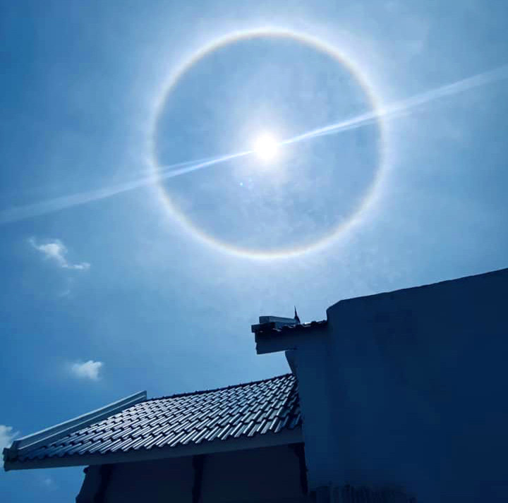 Ánh hào quang hiếm gặp xuất hiện giữa trưa ở Quảng Ninh - 6