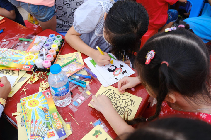 Đêm hội Trăng Rằm ở Thị trấn Địa Trung Hải thu hút 10.000 người tham dự - 4