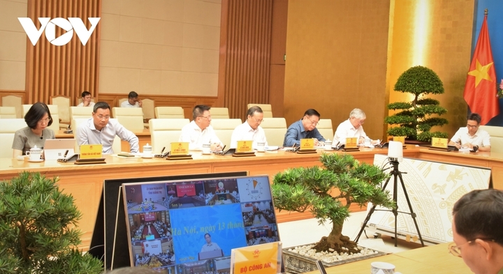 Thủ tướng: Xuất hiện tâm lý lơ là, chủ quan trước dịch bệnh COVID-19 - 3