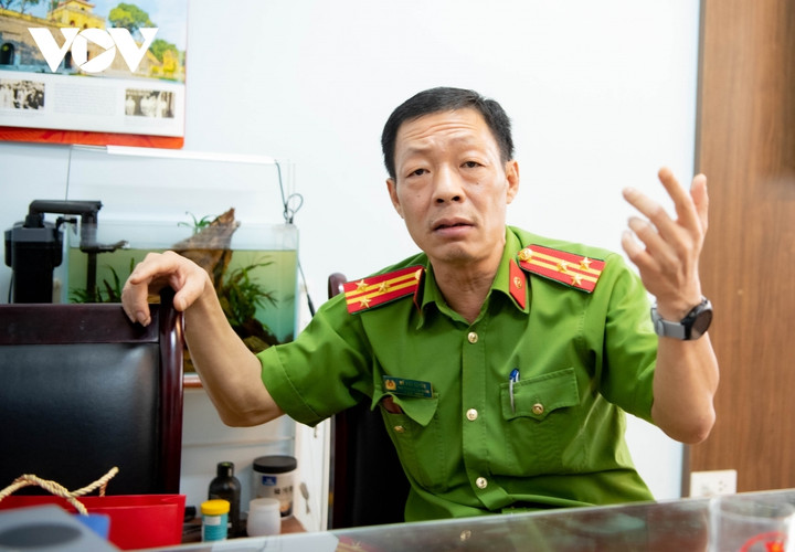 Nhiều người khi thấy 'giặc lửa' còn cầm điện thoại livestream mà không báo tin - 2