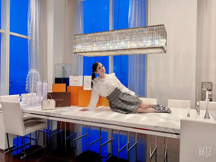 3 chị em ruột vừa tài sắc vừa giàu, viên mãn hiếm có trong showbiz Việt - 10