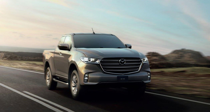 Doanh số giảm, Ford Ranger không còn là xe bán tải đắt hàng nhất tháng - 3