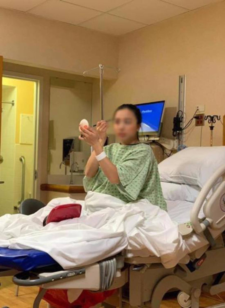 Hội bà bầu đến tận giờ lên bàn đẻ vẫn gắng chịu đau, trang điểm lộng lẫy đón con - 2