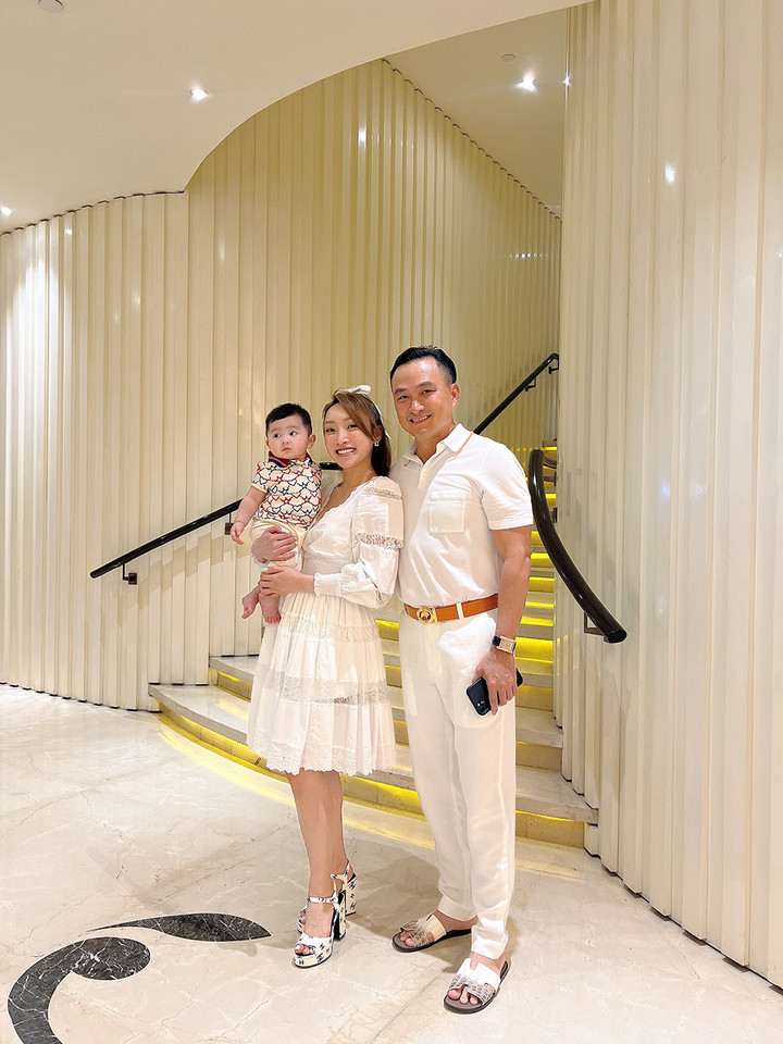 Vợ chồng Chi Bảo tới thăm biệt thự hoành tráng của Bảo Thy - 1