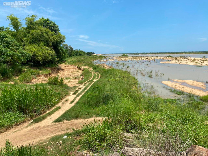 Phú Yên: Bờ sông Ba sạt lở, người dân nặng nỗi lo - 4
