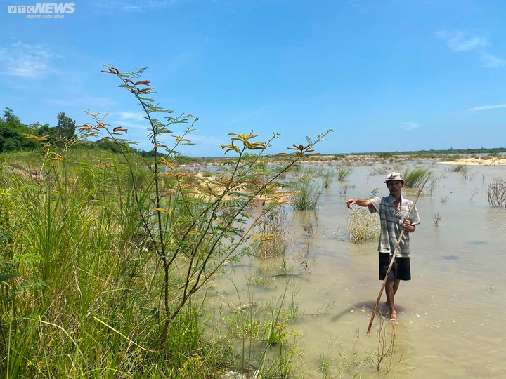 Phú Yên: Bờ sông Ba sạt lở, người dân nặng nỗi lo - 2