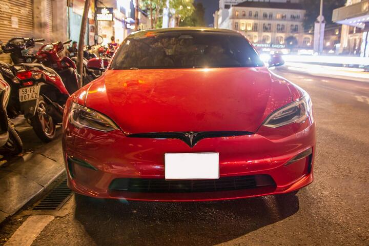Cận cảnh Tesla Model S Plaid tại Việt Nam - 3