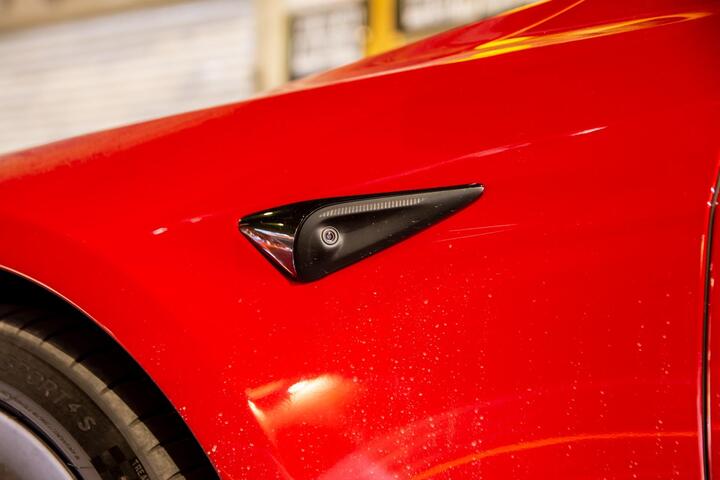 Cận cảnh Tesla Model S Plaid tại Việt Nam - 5