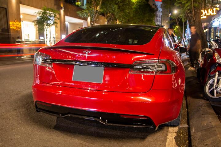 Cận cảnh Tesla Model S Plaid tại Việt Nam - 10