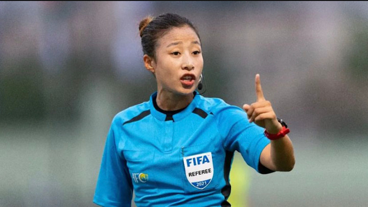Nhan sắc trọng tài nữ điều khiển trận đấu có U20 Việt Nam - 3