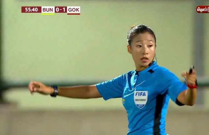 Nhan sắc trọng tài nữ điều khiển trận đấu có U20 Việt Nam - 1