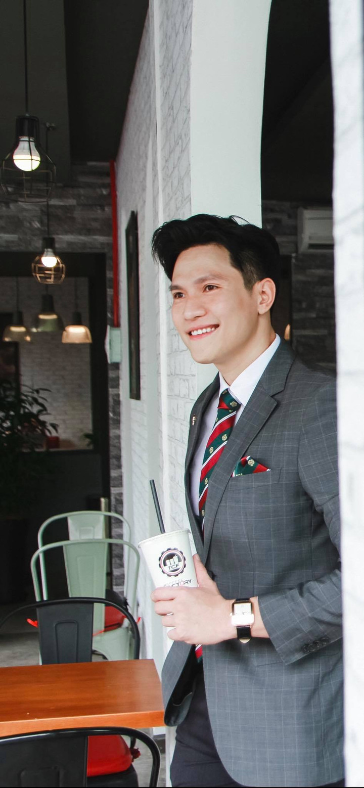 Dàn sao 'Những cô gái chân dài' thay đổi thế nào sau 18 năm? - 12