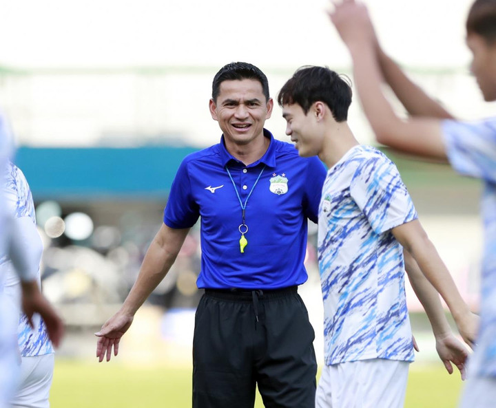 Văn Toàn khiến Kiatisak 'nóng mặt' trước ngày lên đội tuyển Việt Nam - 1