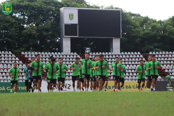 CLB Cần Thơ nợ lương: Giám đốc, HLV xin nghỉ, cầu thủ dừng thi đấu - 1