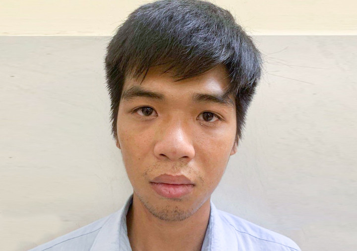 Theo bố mẹ tới quán internet, bé gái bị nam thanh niên giở trò đồi bại - 1