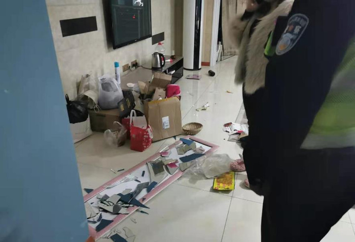 Cận cảnh hậu quả hết hồn từ những trận cãi nhau tóe lửa của các cặp đôi - 6