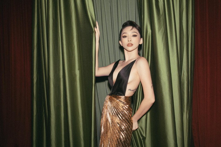 Những mỹ nhân Việt gợi cảm vượt bậc sau khi lấy chồng - 10