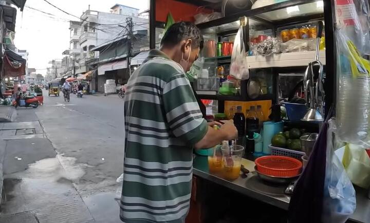 Chuyện đời Việt kiều bên chợ 'cầu Sài Gòn' - 3