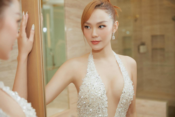 Những mỹ nhân Việt gợi cảm vượt bậc sau khi lấy chồng - 1