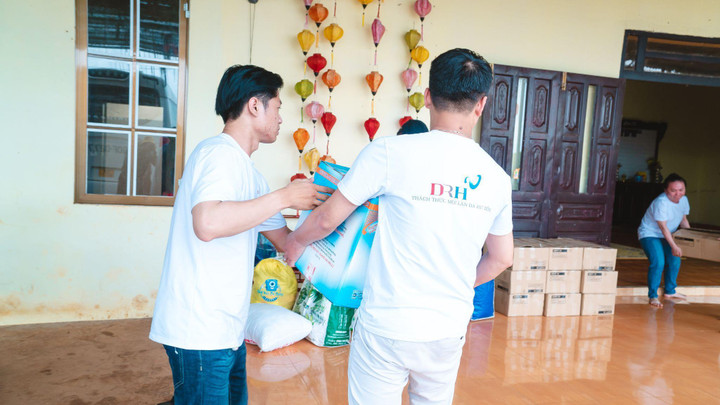 DRH Clinic mang 'Tết trung thu' ấm hy vọng đến vùng cao - 4