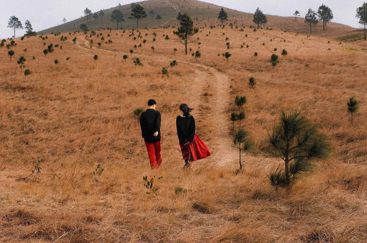 Ngọn đồi nằm giữa thành phố Uông Bí đẹp mơ màng sau mỗi lần ‘thay áo’ - 5