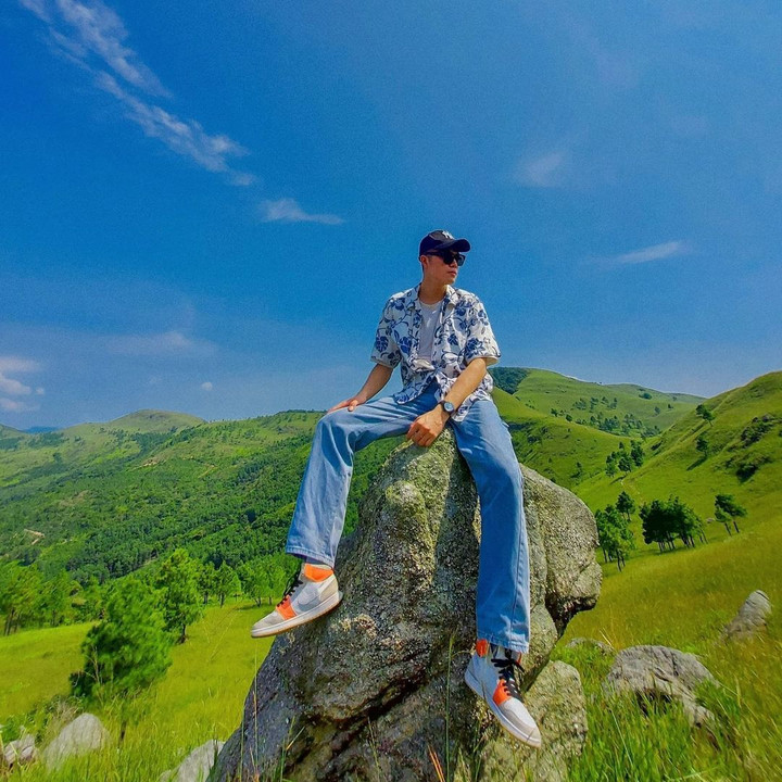 Ngọn đồi nằm giữa thành phố Uông Bí đẹp mơ màng sau mỗi lần ‘thay áo’ - 7