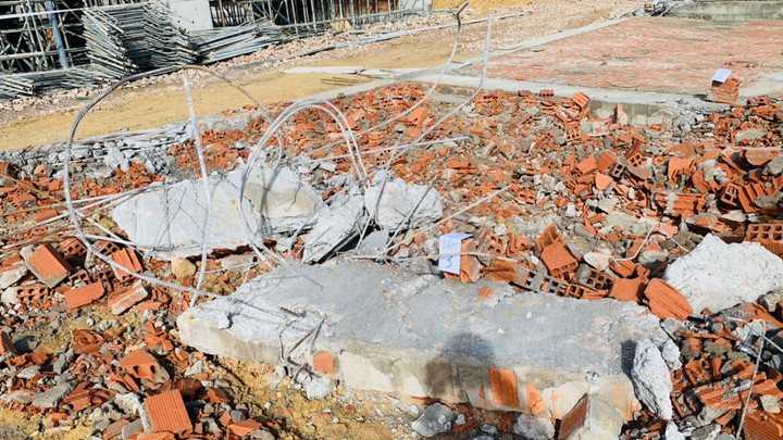 Khởi tố vụ án sập tường ở Bình Định khiến 11 người thương vong - 2