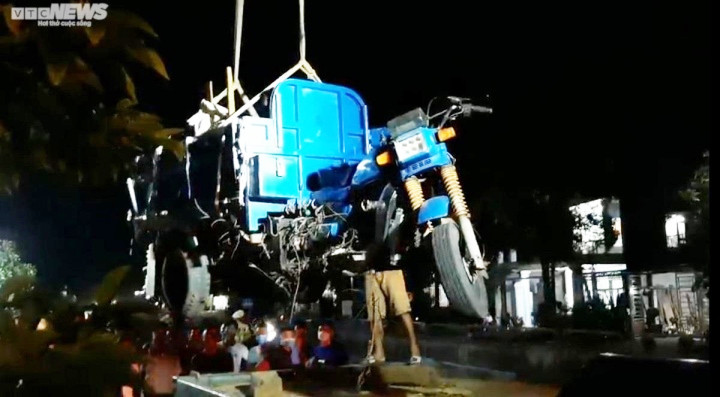 Quảng Bình: Đang ngồi trên vỉa hè, 3 bà cháu bị xe ba gác tông thương vong - 1