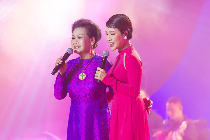 Sao Việt 18/9: Lệ Quyên diện bikini hở táo bạo ở tuổi 41 - 7