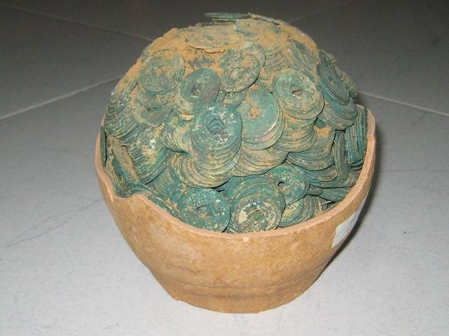 Bộ sưu tập tiền cổ “độc nhất vô nhị” của đại gia Sài Gòn - Hình 8 Bộ sưu tập tiền cổ 'độc nhất vô nhị' của đại gia Sài Gòn - 8