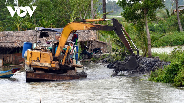 Cà Mau đề nghị Bộ Công Thương giải quyết khan hiếm xăng dầu - 1