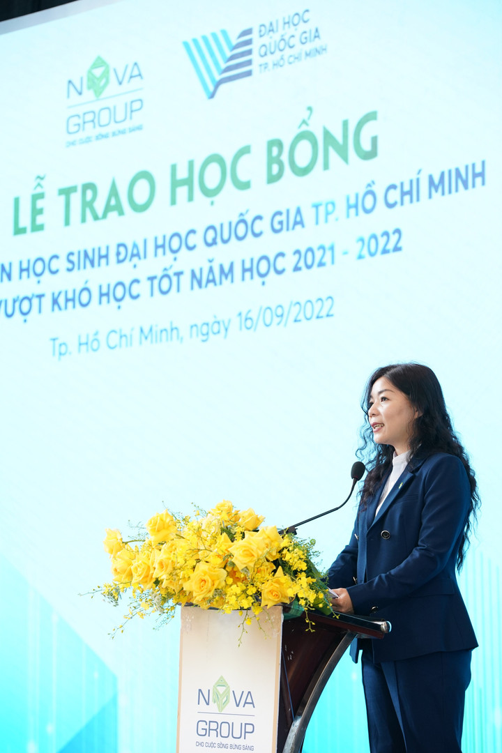 Học bổng NovaGroup trao đi, ước mơ sinh viên được “chắp cánh” - 2